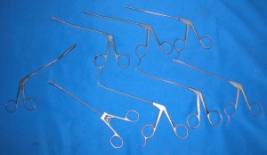picture of arthroscopic instruments used